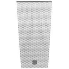 Biely štvorcový kvetináč s vkladom.