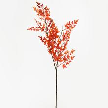 Umelé oranžové listy na konári s výškou 80 cm.