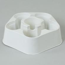 Biely sadbovač s šiestimi oddeleniami.