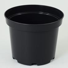 Čierny kontajner na rastliny s objemom 2l a priemerom 17cm.