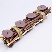 Prírodný adventný svietnik s miestom pre štyri sviečky.