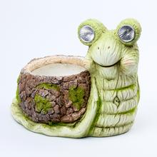 Zelený solárny obal slimák s osvetlením.