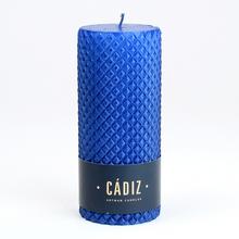 Vianočná sviečka CADIZ v granátovej farbe.