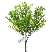 Umelý kvet biely zápich s listami.