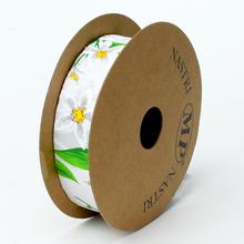 Biela stužka s jarným kvetom, 25mm x 15m.