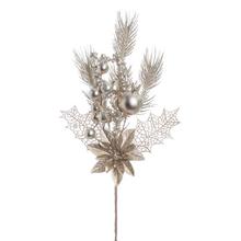 Umelé kvety s ružou, zelenými listami a šampanskými bobuľami.