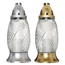 Náhrobné sviečky v čírom skle s kovovými vrchnákmi.