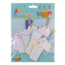 Papierové dekorácie v tvare cupcake s 12 kusmi v balení.