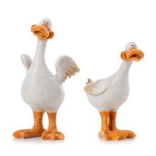 Keramické kačky v bielej, béžovej a hnedej farbe.