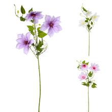 Umelé kvety clematis s tromi kvetmi a listami, 72 cm.