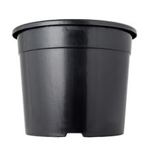 Čierny kontajner na rastliny s priemerom 35 cm a objemom 20L.