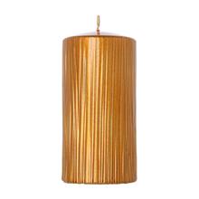 Zlatá sviečka ROSE GARDEN s textúrovaným povrchom.