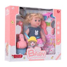 Bábika kaderníčka so sušičom a zrkadlom.