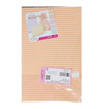 Vrecko darček s pásikmi v mix farbách.