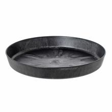 Čierna okrúhla miska z betónu s priemerom 16,9 cm a výškou 2,4 cm.