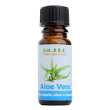 Aloe Vera esenciálny olej v sklenenej fľaši.