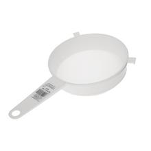 Plastové sitko s priemerom 16 cm.