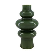 Zelená keramická váza s moderným dizajnom.