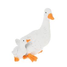 Biela kačka s kačičkou z polyresu.