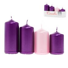 Sada adventných sviečok v fialovej a ružovej farbe.