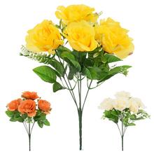 Kytica umelých ruží v mixe farieb.