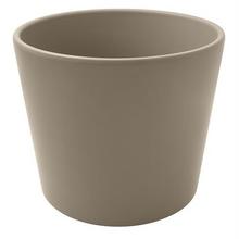 Keramický obal na kvety svetlohnedý s rozmermi 25 cm na výšku a 28 cm na priemer.
