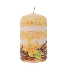 Vianočná sviečka s vanilkovým motívom.