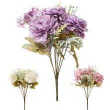 Kytica umelých kvetov s ranunculusmi a drobnými kvetmi v mixe farieb.