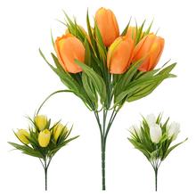 Kytica umelých tulipánov v mixe farieb.