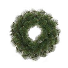 Umelý veniec z borovice s priemerom 50 cm.