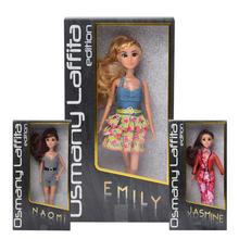 Bábika Emily v edícii OSMANY Laffita s blond vlasmi a módnym oblečením.