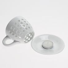 Aromalampa v tvare hrnčeka so srdiečkami, biela porcelánová.