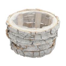 Drevený obal s prírodným vzhľadom.