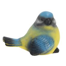 Keramický vtáčik v modro-žltej farbe.