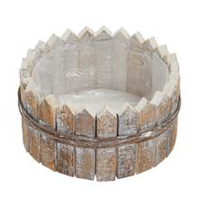 Drevený oválny obal s dekoratívnym okrajom.