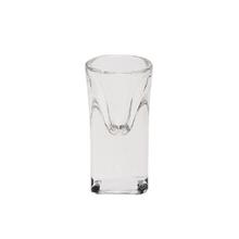 Sklenený svietnik s rozmermi 3,5x6,5 cm.