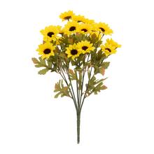 Umelá kytička slnečníc v žltej farbe.