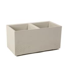 Obal na kvetináče Karo Beton v béžovej farbe.