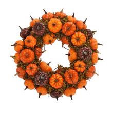 Veniec z tekvíc v oranžovo-hnedej farbe.