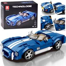 Modrý klasický roadster z technických blokov.