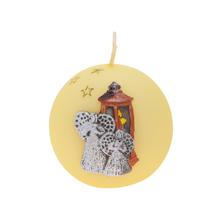 Vianočná sviečka guľa s anjelmi a lucernou v ecru farbe.