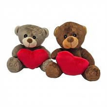 Plyšový medvedík s červeným srdcom, 18cm