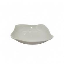 Porcelánová miska s rozmerom 16,5 cm.