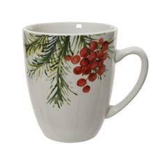 Vianočná porcelánová šálka s motívom ihličia a bobúľ.